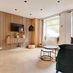Republique - Cozy Apartment 6P L001