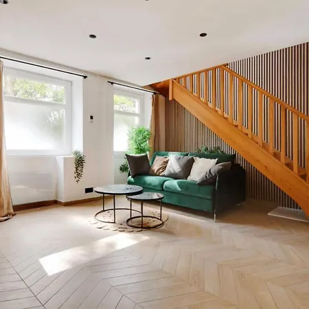 Republique - Cozy 6p L001 Apartment Paris