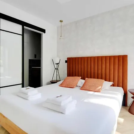Apartment Republique - Cozy 6p L001 *